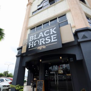 blackhorse-storefront